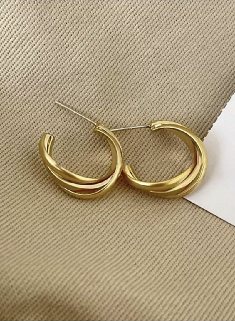 ڤيا أقراط نسائية فاخرة بتصميم طبقات ملتفّة ولمسة انحناءات جذّابة - Image 3